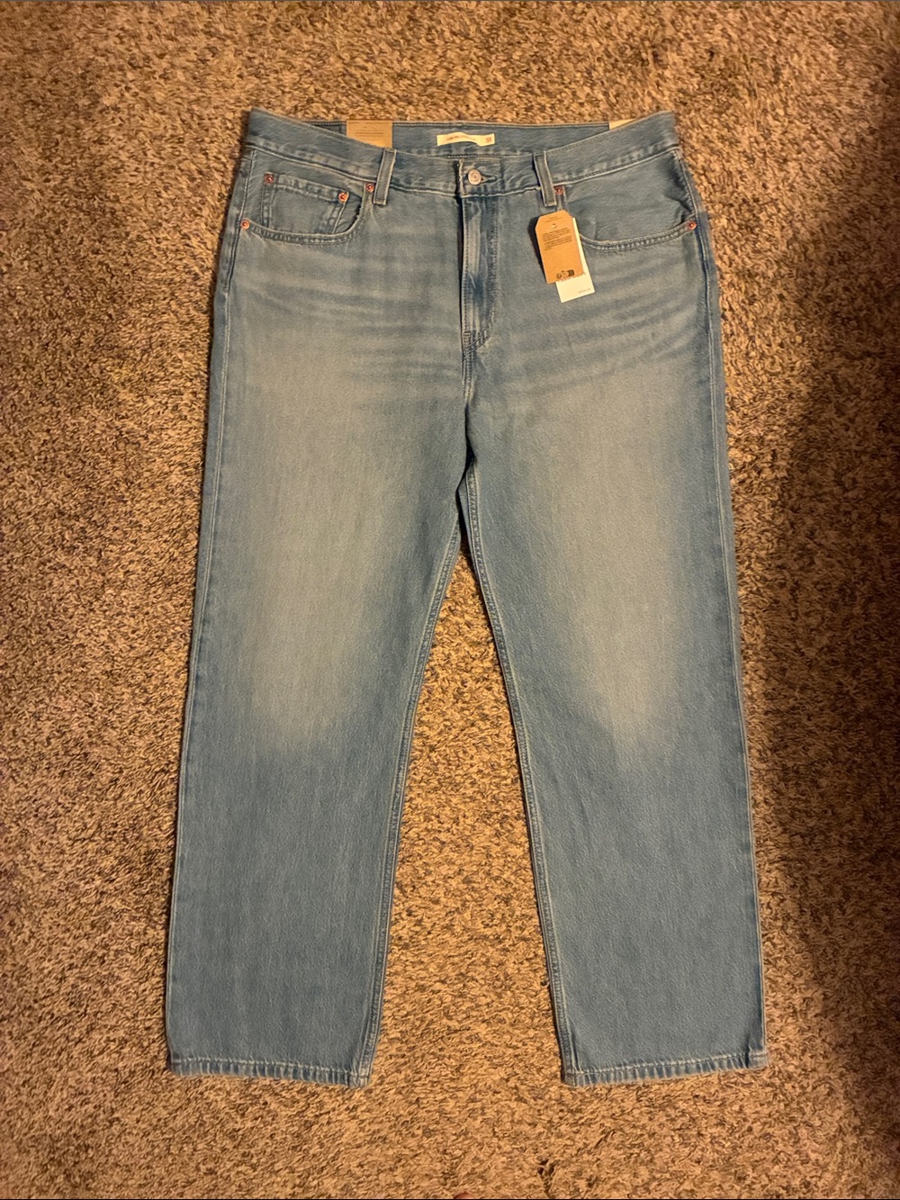 Levi low pro straight jeans -size 33 NWT